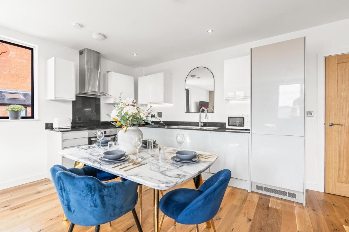 Golden Quarter Penthouse - 3 Beds - Contractors