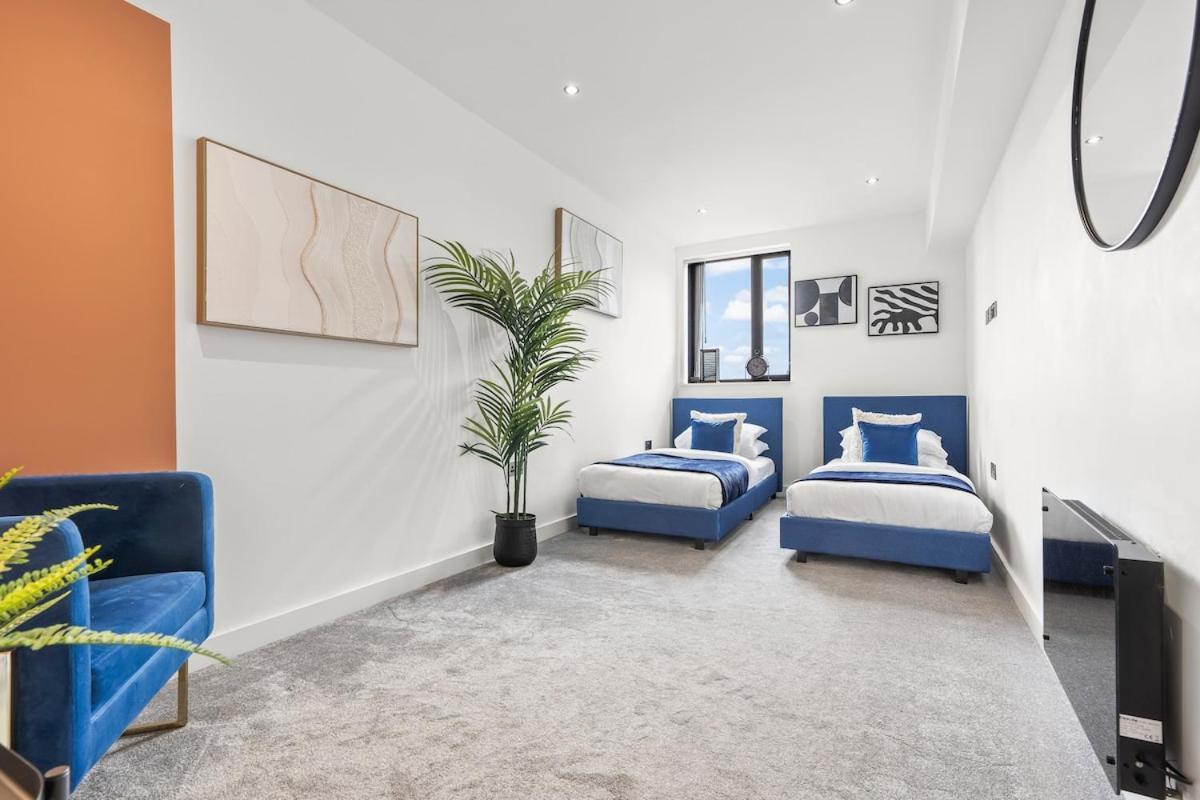 Golden Quarter Penthouse - 3 Beds - Contractors *