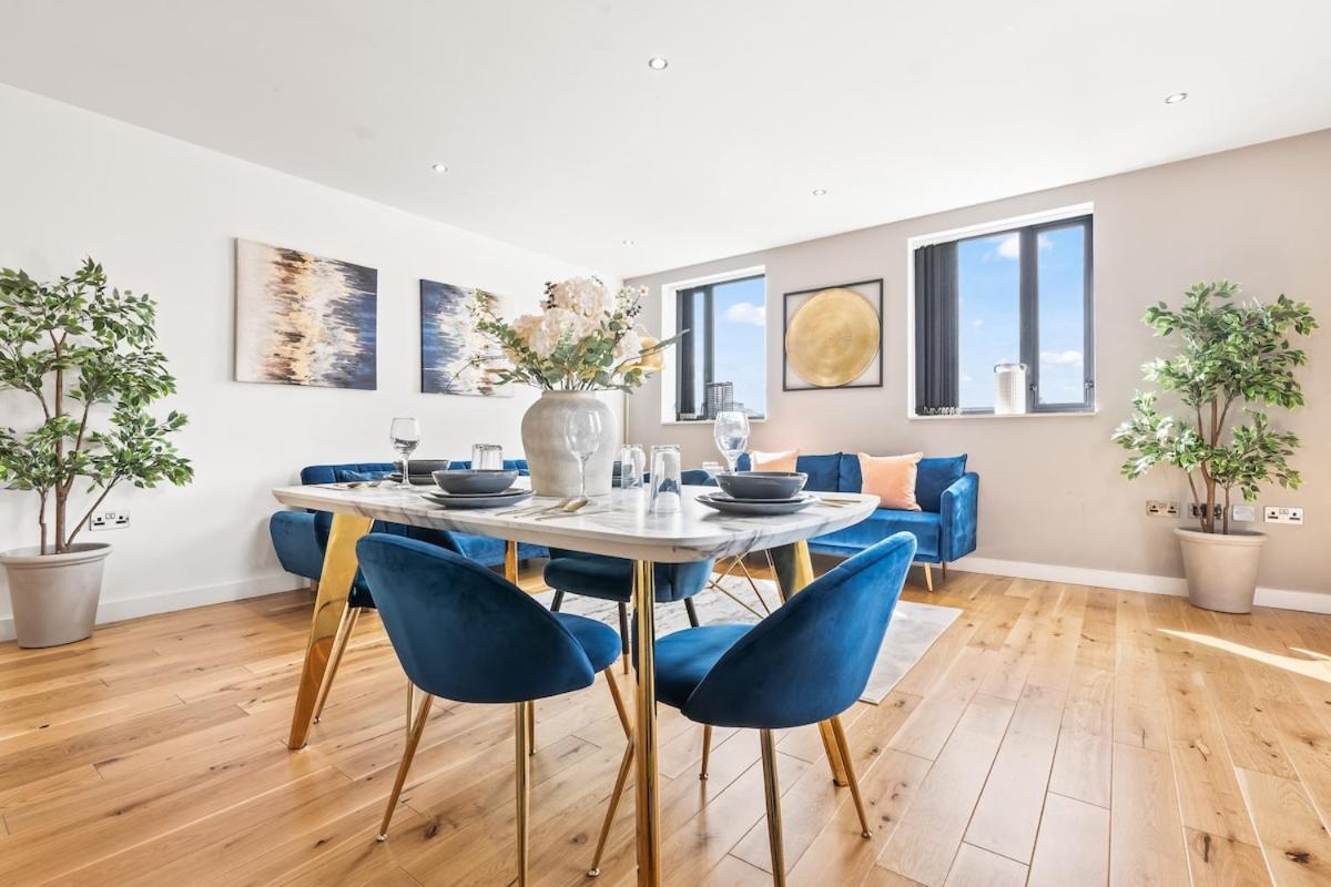 Golden Quarter Penthouse - 3 Beds - Contractors Apartment